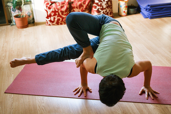Top 8 Yoga Poses to Practice Everyday - Vitalize Magazine