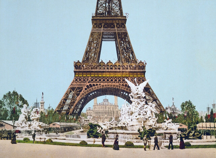 1889: the tower at the World’s Fair (later color print)