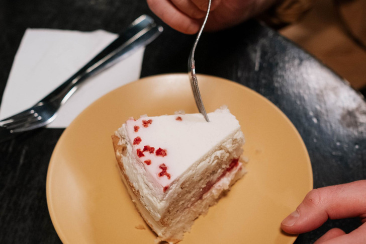 A Firch of That Cake, Please