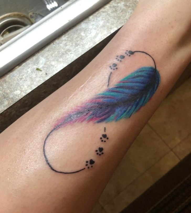 20+ Unique Tattoos That Hide Personal Backstories Behind Them