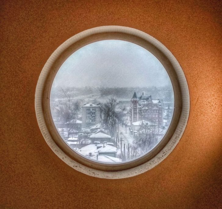 28 Icy Photos Proving Winter Is Not for the Faint-Hearted