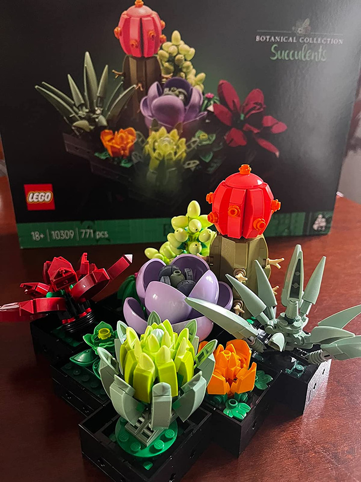 Lego Flower Bouquet Review: Pretty and TikTok famous - Reviewed
