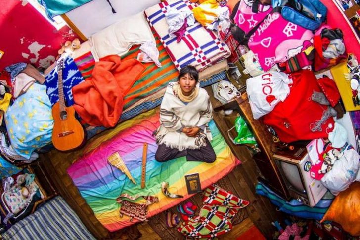 This photographer showed people’s bedrooms from all over the world