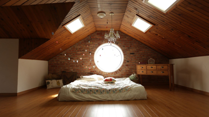 9 Kids, a 3-Bedroom House and an Attic the Oldest Kids Finished Themselves