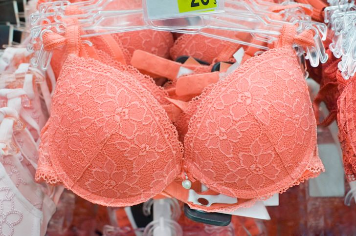 The Top Bra Shopping Mistakes You're Making In The Fitting Room