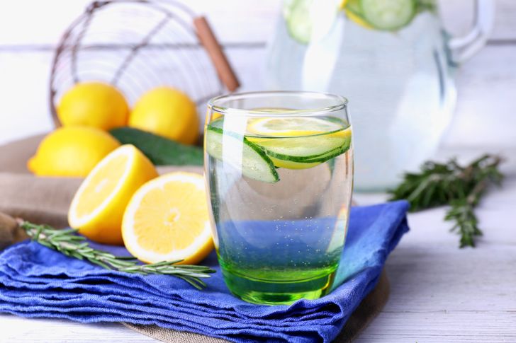 10 Bedtime Drinks That Can Help You Burn Belly Fat