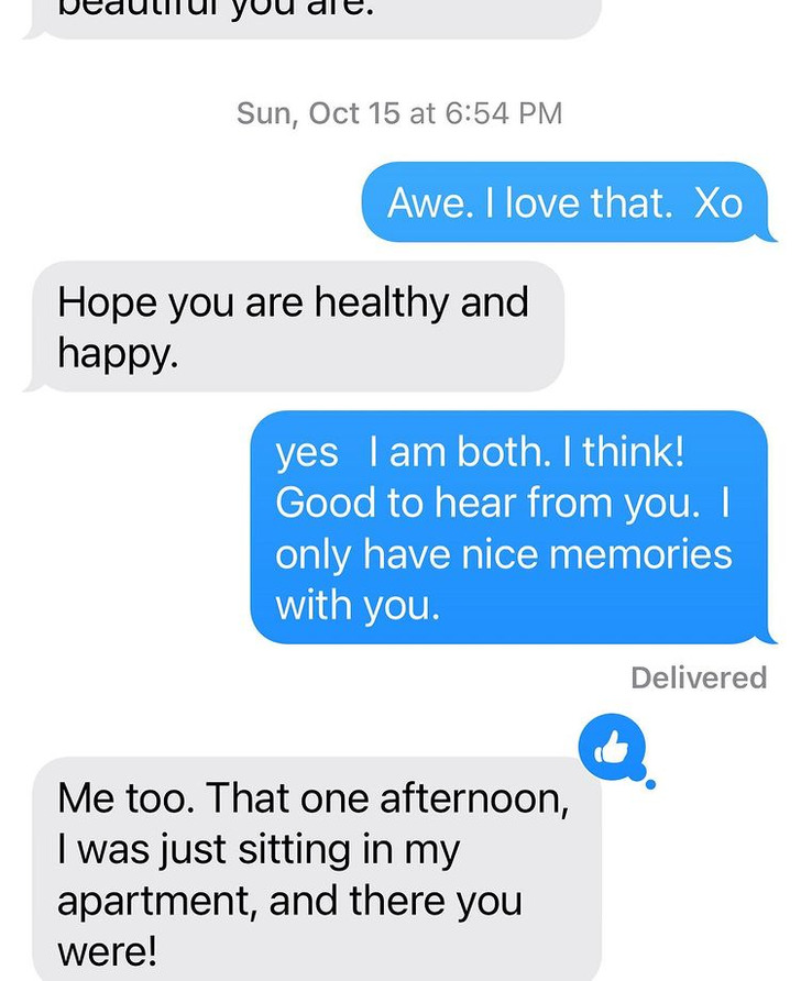 Text messages between two people saying they have nice memories of each other.