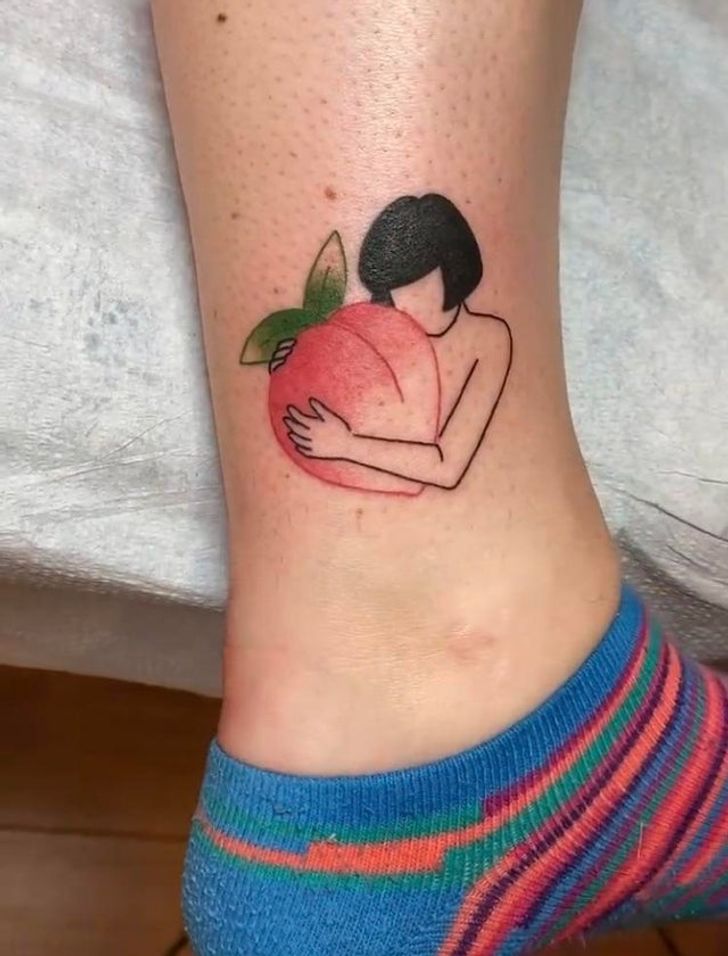 20+ Unique Tattoos That Hide Personal Backstories Behind Them