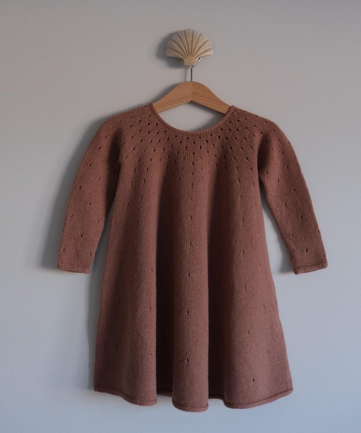 A Dress Knit for a Daughter Who Tells Everyone “My Daddy Made This for Me”