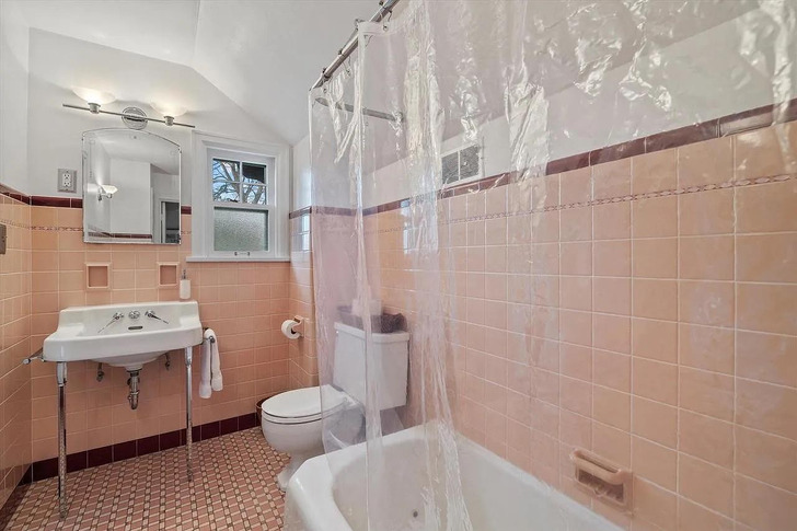 A New Owner Who ‘Kind of Hated’ the Pink, Then Decided to Lean In