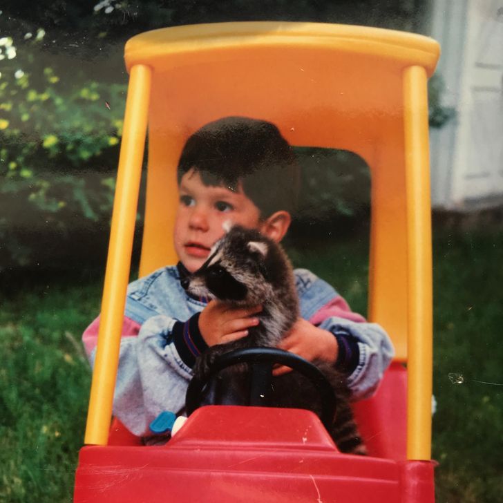 15 Pictures That Show How Patient Animal Love Can Be for Their Young Owners