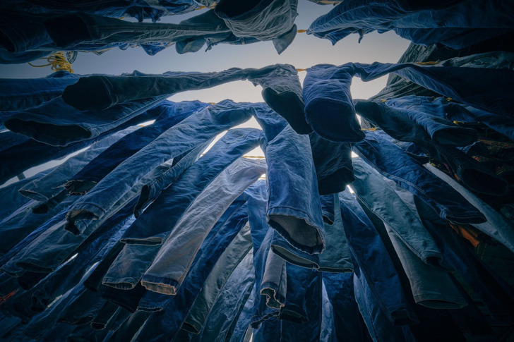 Turning Jeans Inside Out and Washing Them Less: True