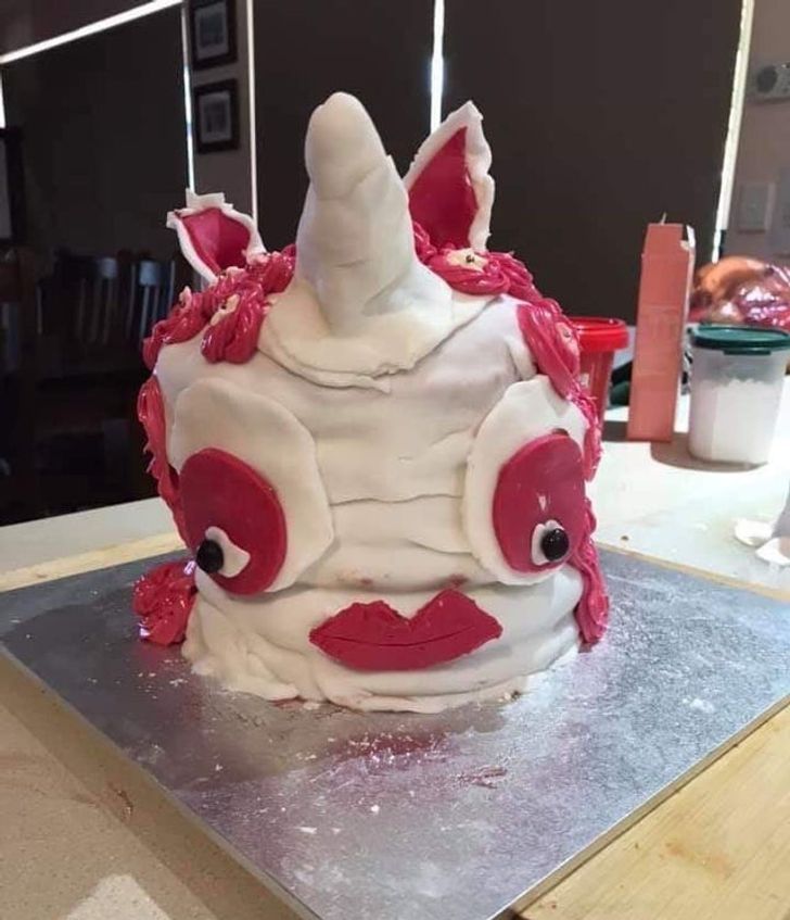 20 People Whose Baking Fails Made the Whole World Laugh So Hard They Cried