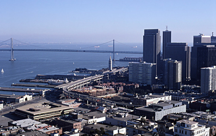 1982: the double-deck freeway along the waterfront, in front of the Ferry Building