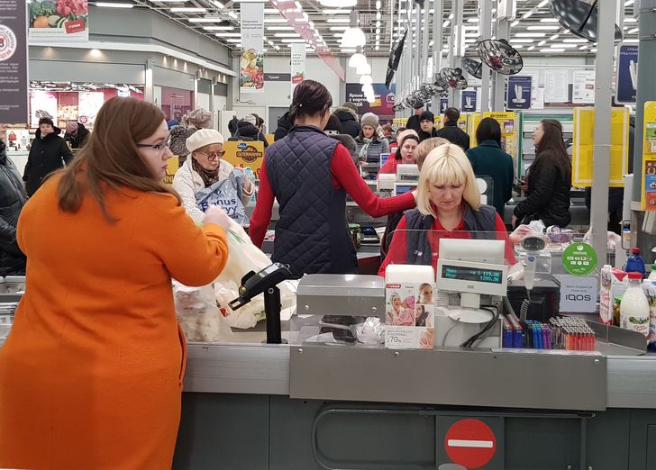 14 Startling Stories From Shop Assistants That Astonished Them to the Core