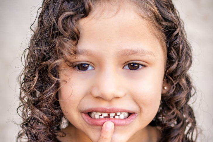 A Giant Tooth Fairy for the Youngest, With Oversized Notes