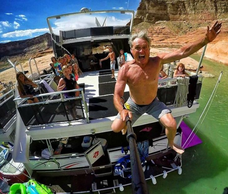 The 20 greatest selfies of the year from all over the world