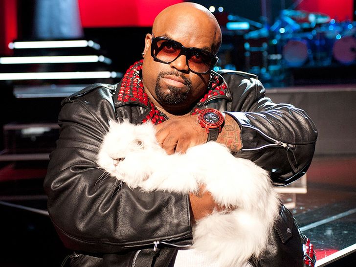 15 handsome men with their kittens