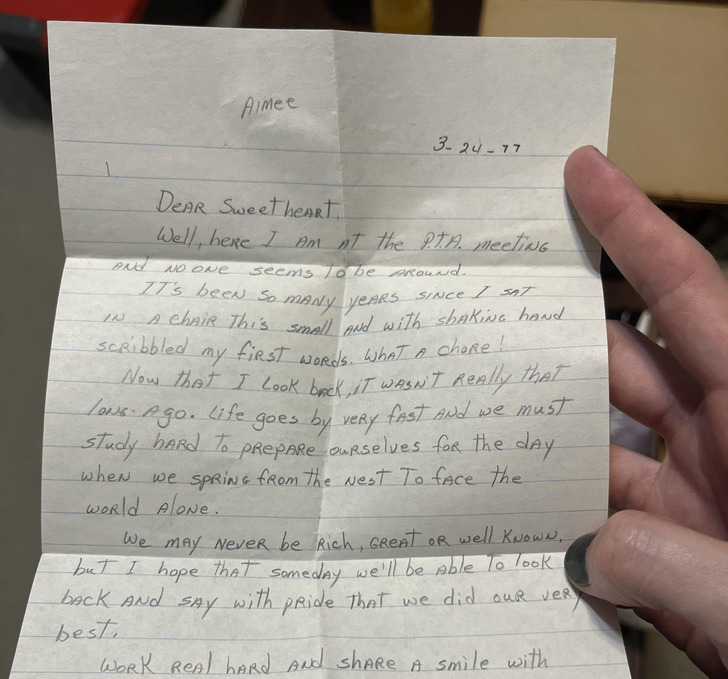 A Grandchild Found the Lunchbox Note Grandpa Wrote to Their Mom From a PTA Meeting