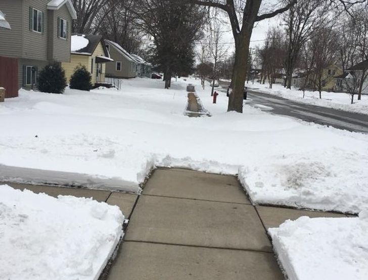 28 Icy Photos Proving Winter Is Not for the Faint-Hearted