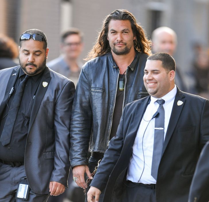 Picture of game of thrones actor jason momoa and his bodyguards has sent tw...