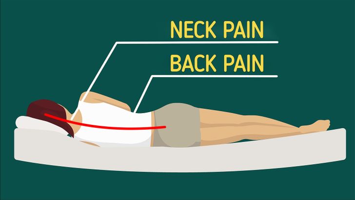 ماذا قد يحدث لجسمك إذا بدأت بالنوم بدون وسادة