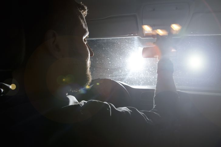 10 Tips to Keep You Safe When Driving at Night