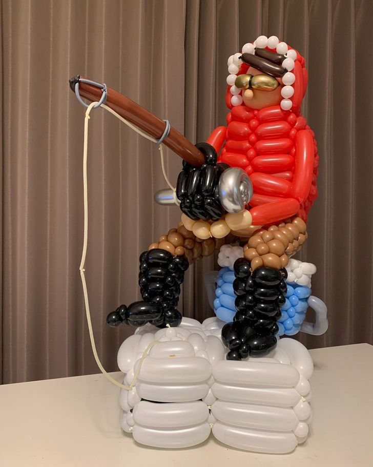 A Japanese Artist Creates Unique Sculptures Out of Twisted Balloons