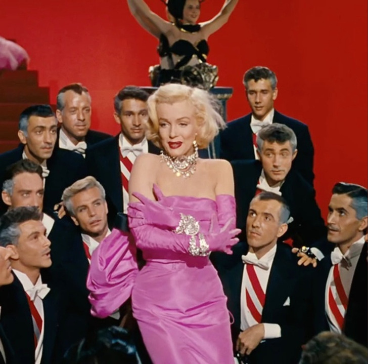 9 Legendary Dresses of Old Hollywood That Can Easily Outshine Modern ...