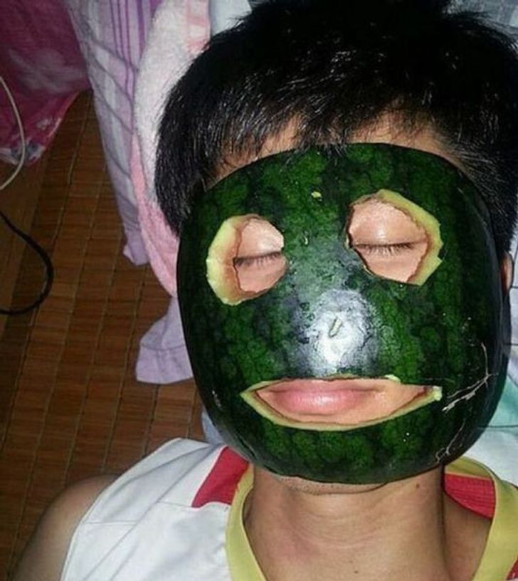 20+ People Who Are So Insane, It’s Too Funny for Words (New Pics)