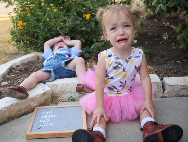 15+ Hysterical Pics That Show the Sweet and Sour Moments of Being a Parent