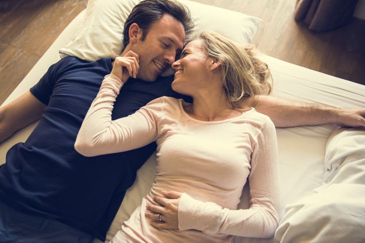 Why Couples Should Go to Bed at the Same Time, According to a Study