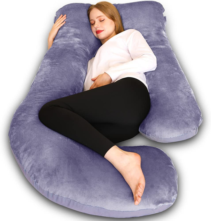 12 Pillows From Amazon That Will Help You Peacefully Sleep Through the ...