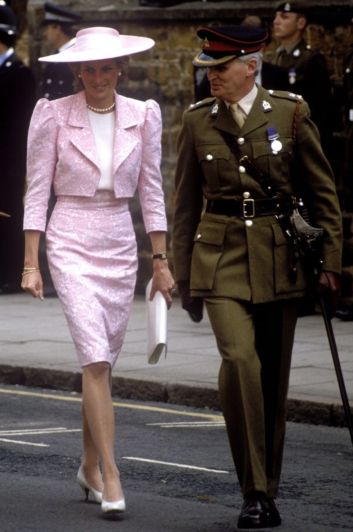 From Blush to Fuchsia: 25+ Outfits That Prove Princess Diana Was in ...
