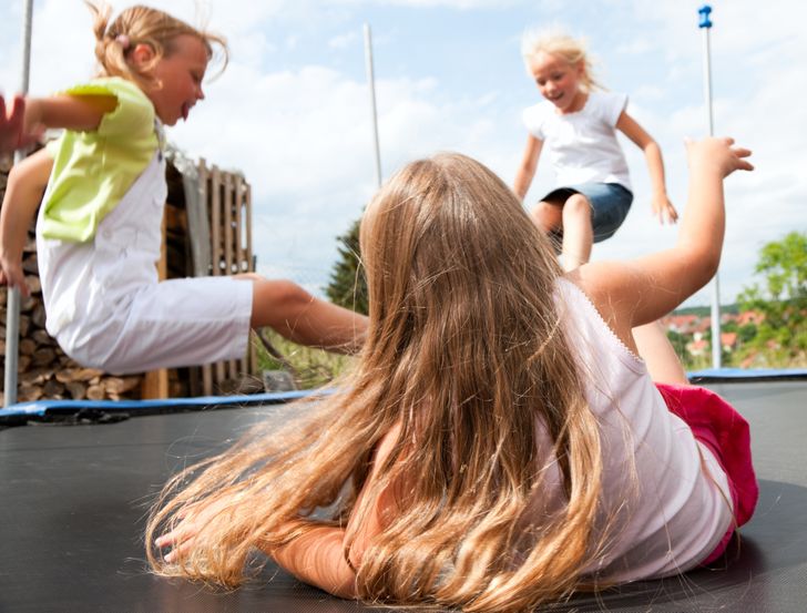 11 Harmful Things Parents Do to Their Kids Without Realizing It