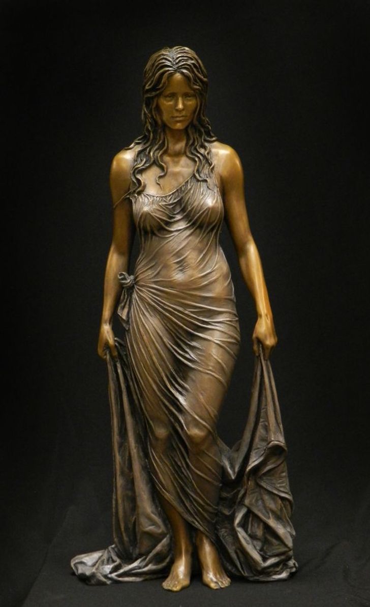 Female Sculpture Artists Chinese Artist Luo Li Rong Produces Realistic Sculptures That Convey