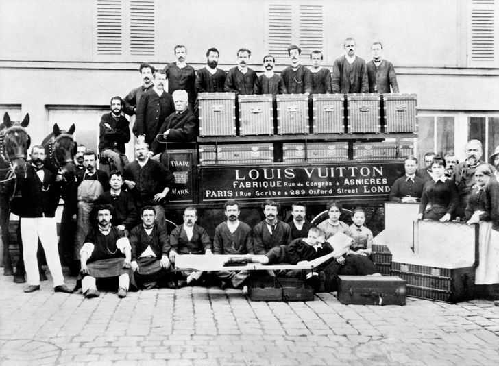 Toronto man finds rare Louis Vuitton suitcase from 1890s in