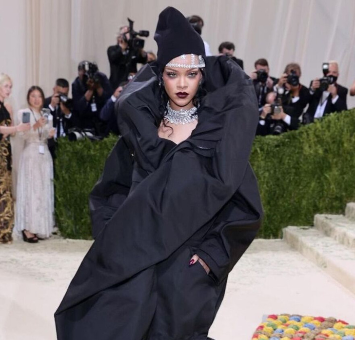 Rihanna’s Net Worth: From a Poor Student in Barbados to One of the ...