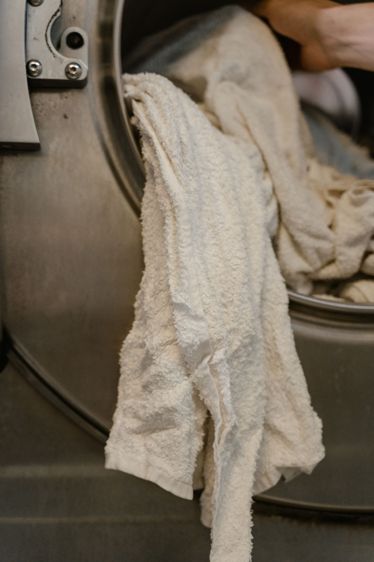 Vinegar to Clean the Washing Machine: Partly True