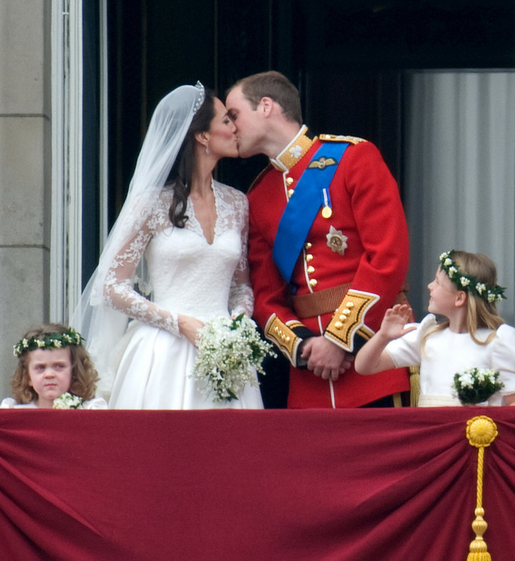 15+ Iconic Royal Kisses That Were Caught on Camera