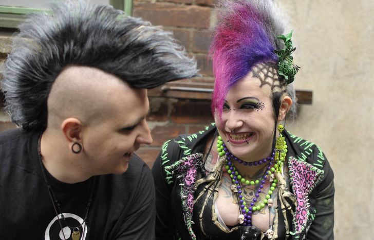 10+ Myths About Subcultures That Created a Big Gap Between Kids and Their Parents