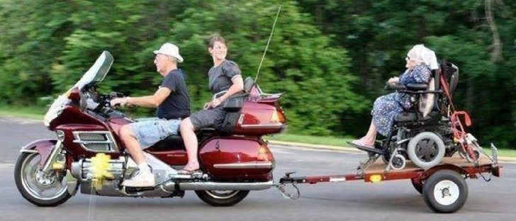 19 People Who Surprised Us With Their Ridiculous Choice of Transportation