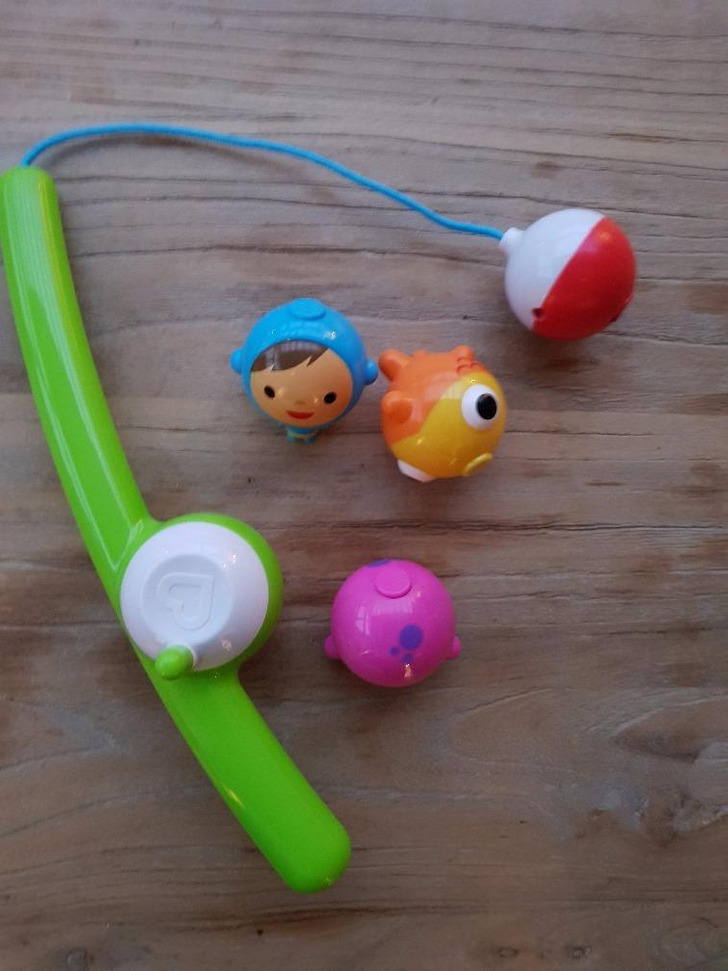 Munchkin Fishin' Baby Fun Bathtime Magnetic Educational Bath Fishing Toy  (New)(s)