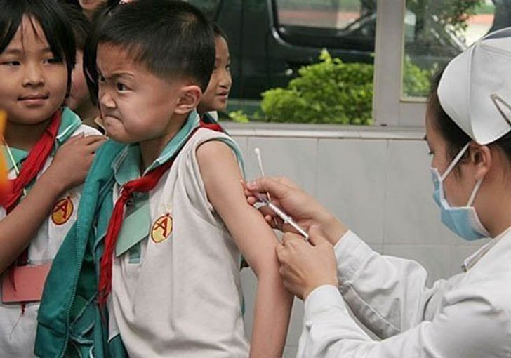 23 Photos Showing That Sometimes the Whole World Is Against You