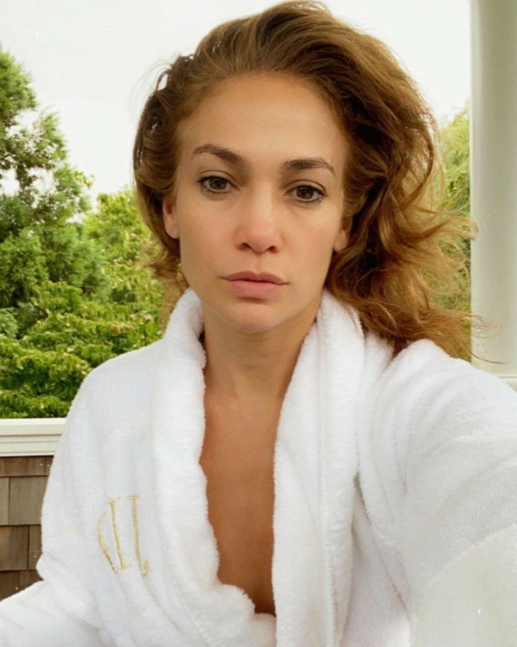 Dermatologist Reveals 4 Real Reasons Why Jennifer Lopez, 53, Doesn'T Age,  And It'S More Than Plastic Surgery Or Products / Bright Side