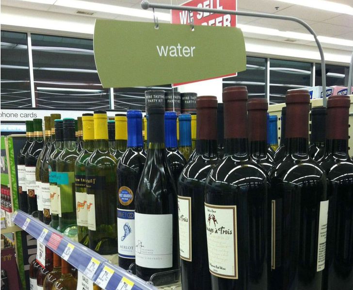 20 Hilarious Situations When People Had One Job and Failed Miserably