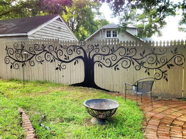 Your Garden Fence As Eye Catching, Unusual Garden Fences