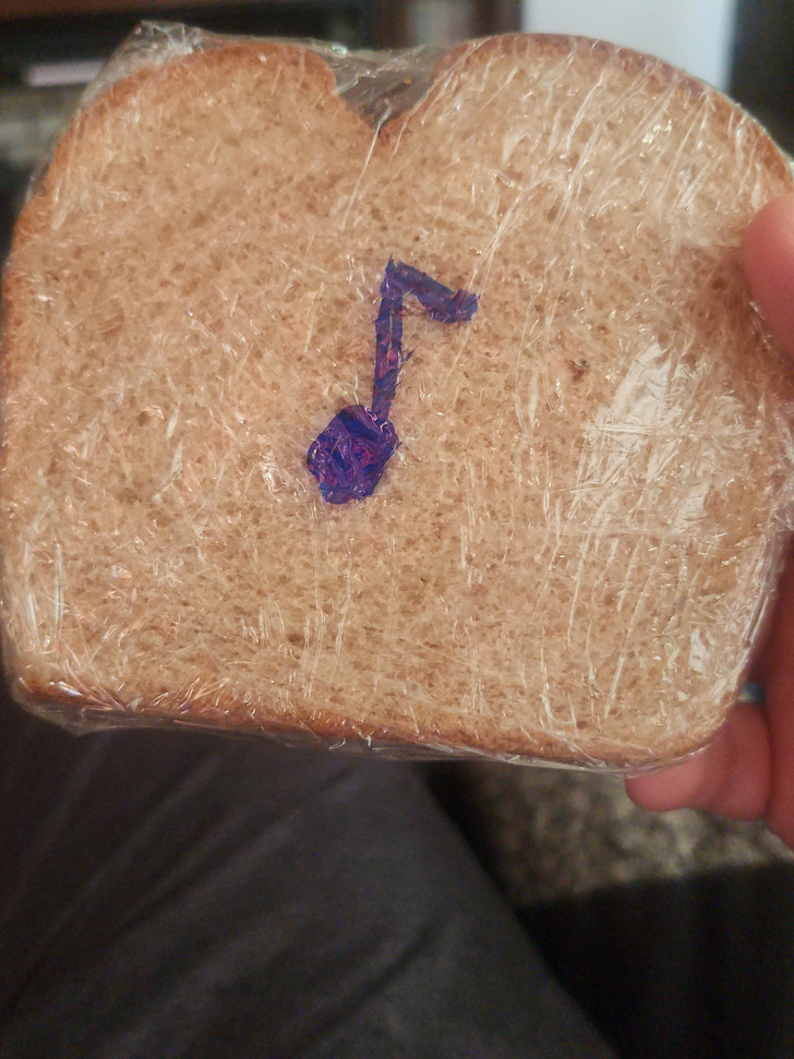 A Dad Was Asked to Put a Nice Note in His Daughter’s Lunch and Took It Literally