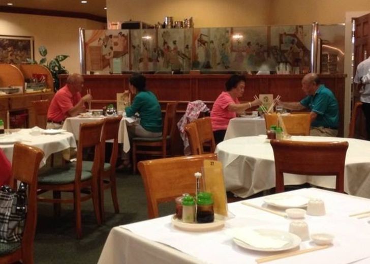 27 Perfect Coincidences That Were Luckily Captured on Camera