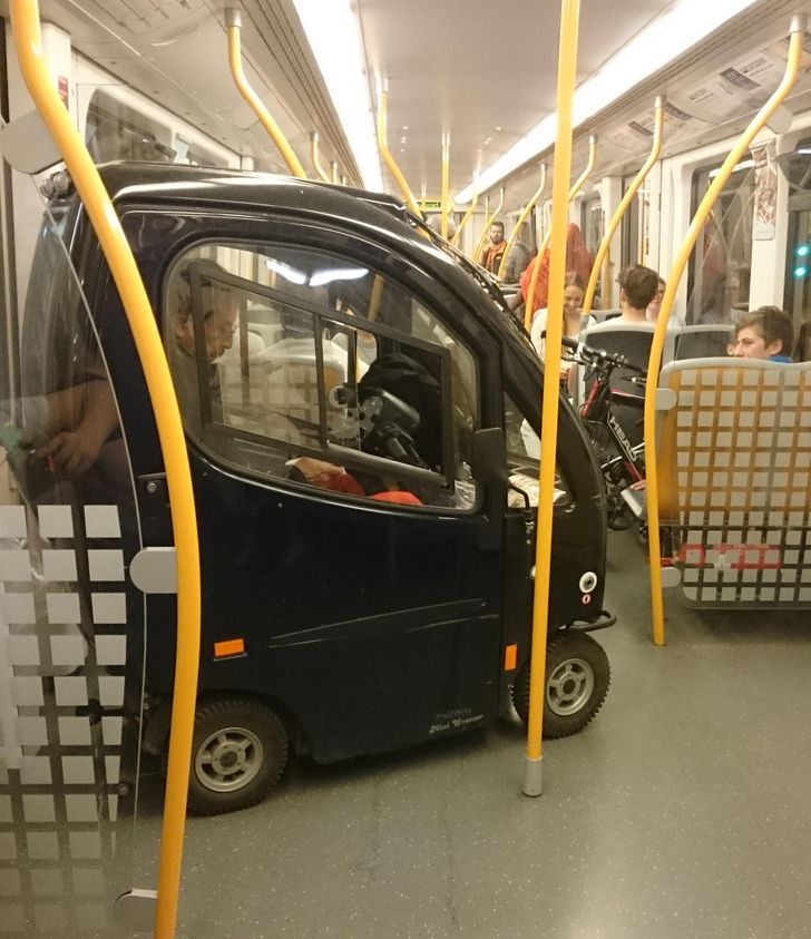 19 People Who Surprised Us With Their Ridiculous Choice of Transportation